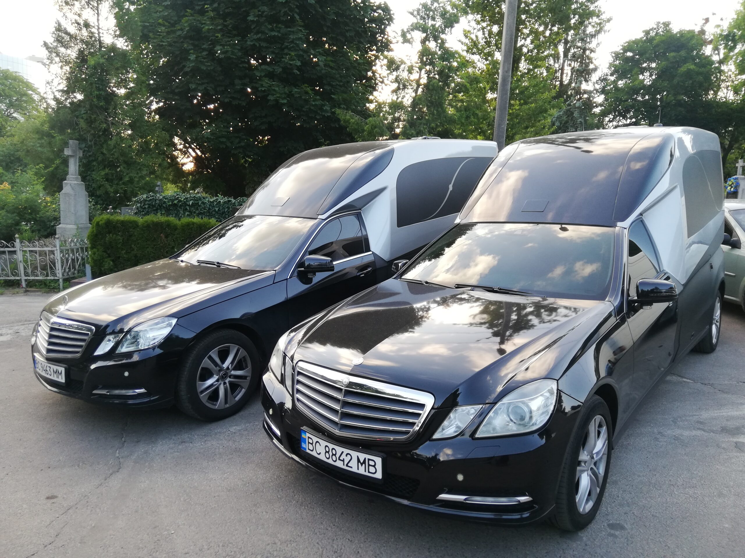 Катафалк Львів - Mercedes VIP (чорний)