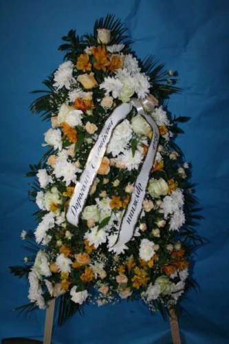 Живі вінки, кошики та композиції Львів