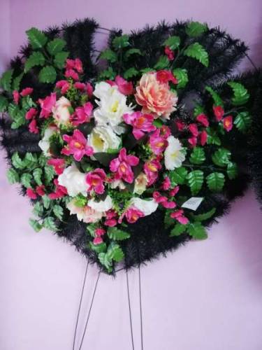 Штучні вінки та кошики Львів