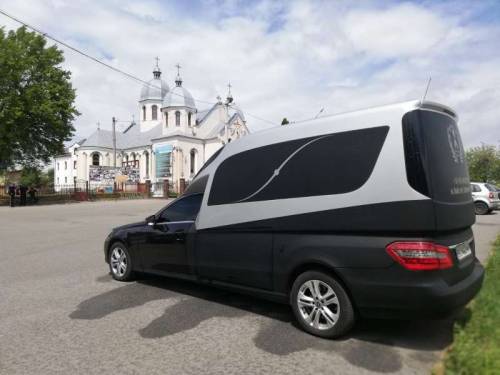 Катафалк  Mercedes VIP