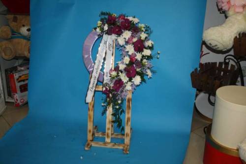 Живі вінки, кошики та композиції