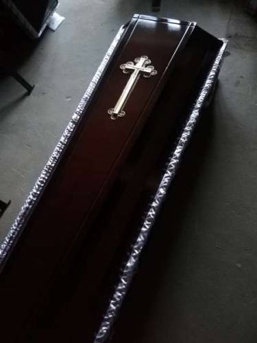 Труна звичайна прямокутна лакована,  1,8 м. або 2 м.