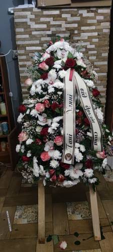 Живі вінки, кошики та композиції Львів