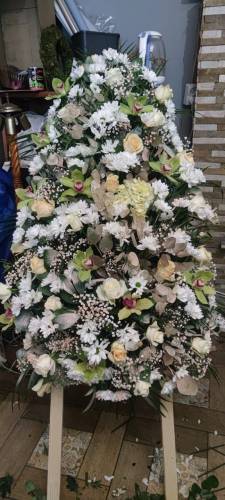 Живі вінки, кошики та композиції Львів