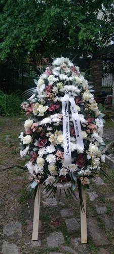 Живі вінки, кошики та композиції Львів