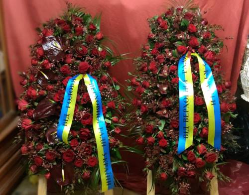 Живі вінки, кошики та композиції Львів